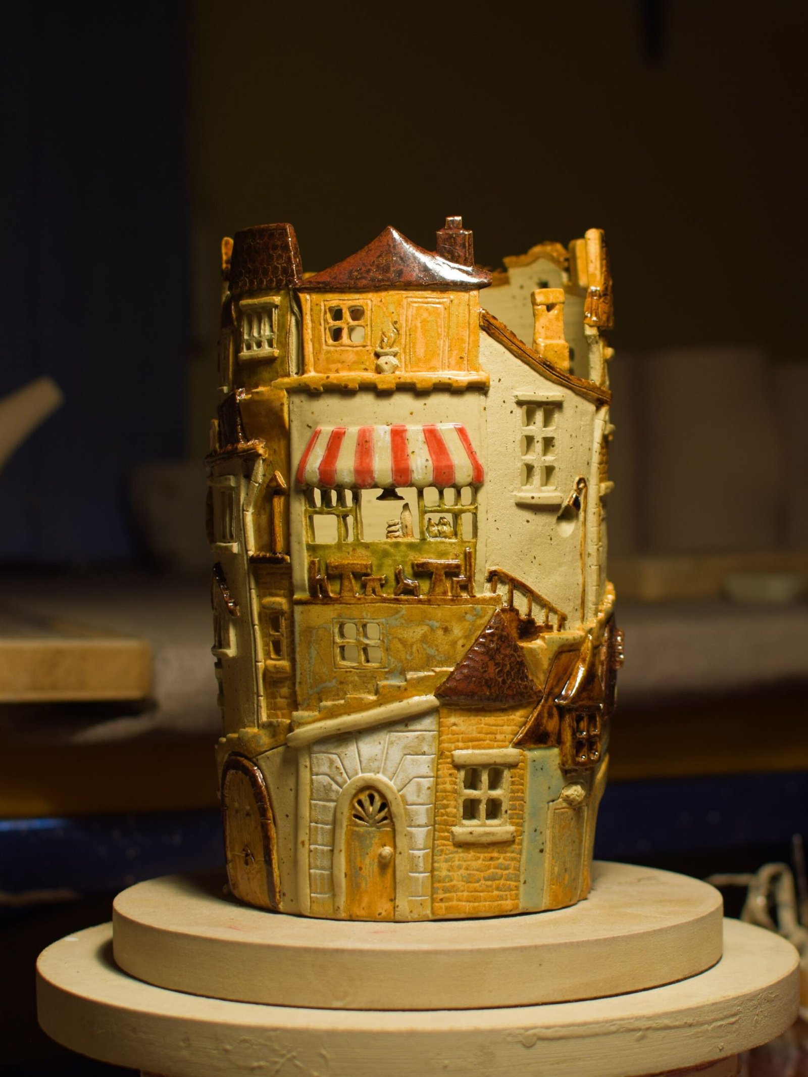 Mass Image Compressor Compressed this image. https://sourceforge.net/projects/icompress/ with Quality:80