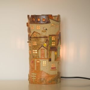 Poveste cu turn, cafenea și-o barză